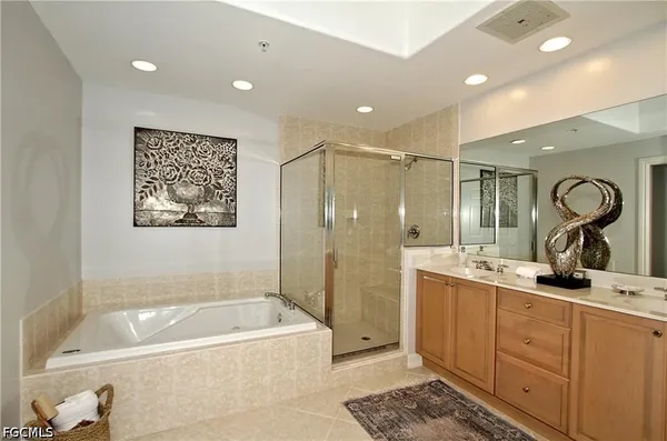 $945,000 | 2738 Tiburon Boulevard East, Unit B403, Naples, FL 34109