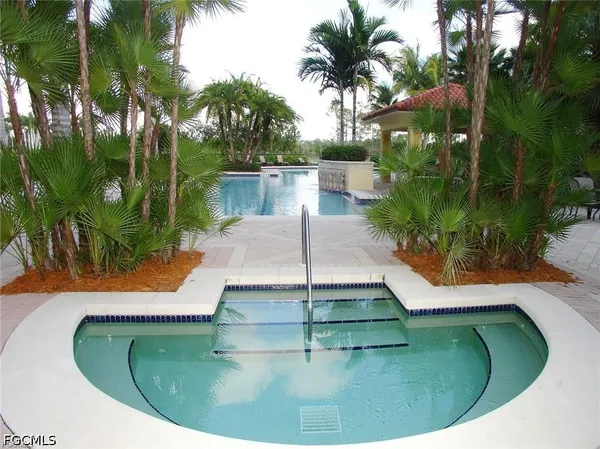 $945,000 | 2738 Tiburon Boulevard East, Unit B403, Naples, FL 34109
