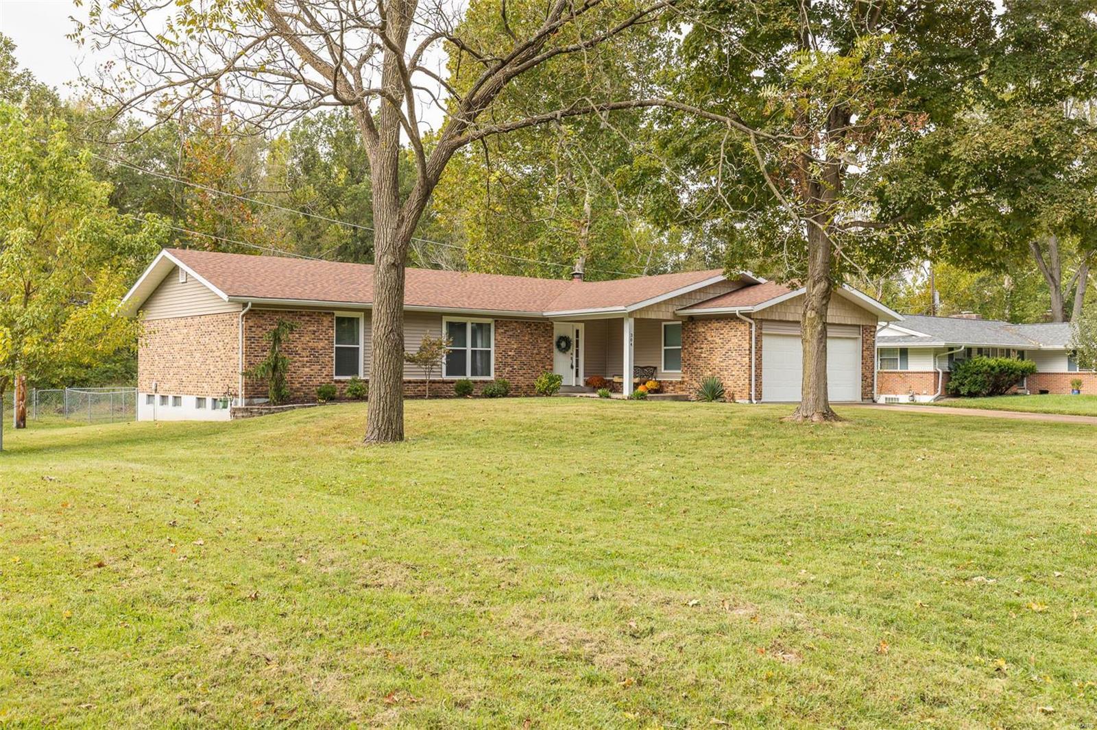 304 Ries Court Ballwin, MO 63021 - Photo 1 of 23