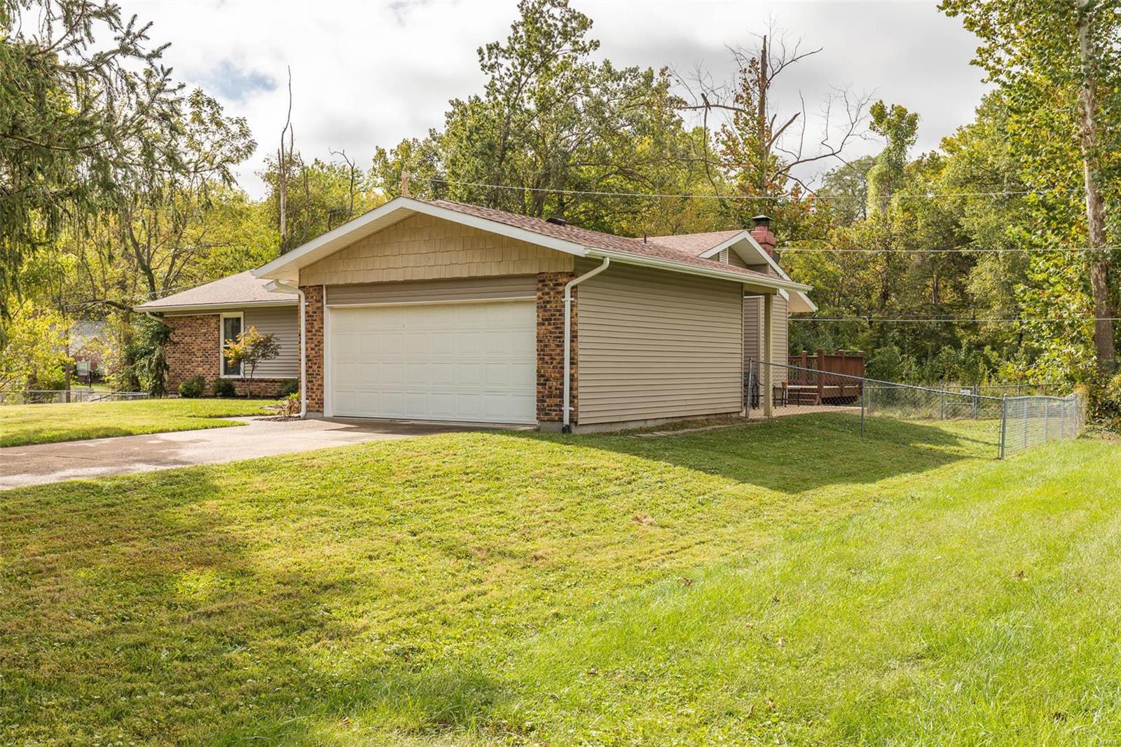 304 Ries Court Ballwin, MO 63021 - Photo 3 of 23