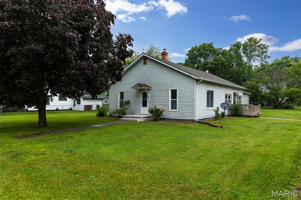 708 Madison Street Gillespie, IL 62033 - Photo 1 of 20 Gallery Image 1