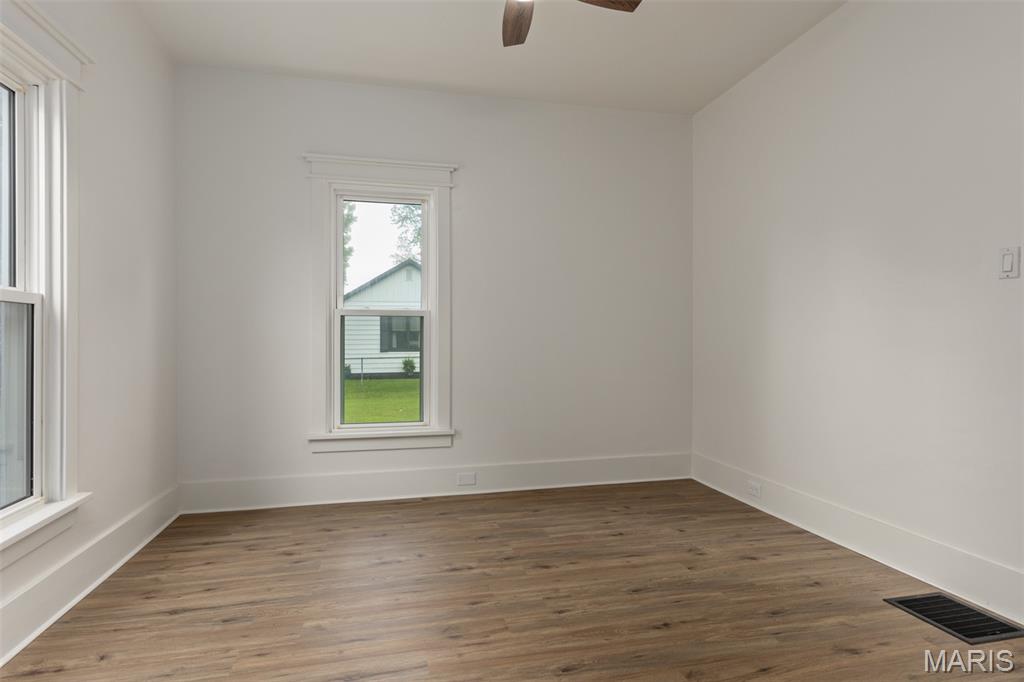 708 Madison Street Gillespie, IL 62033 - Photo 13 of 20 Gallery Image 13