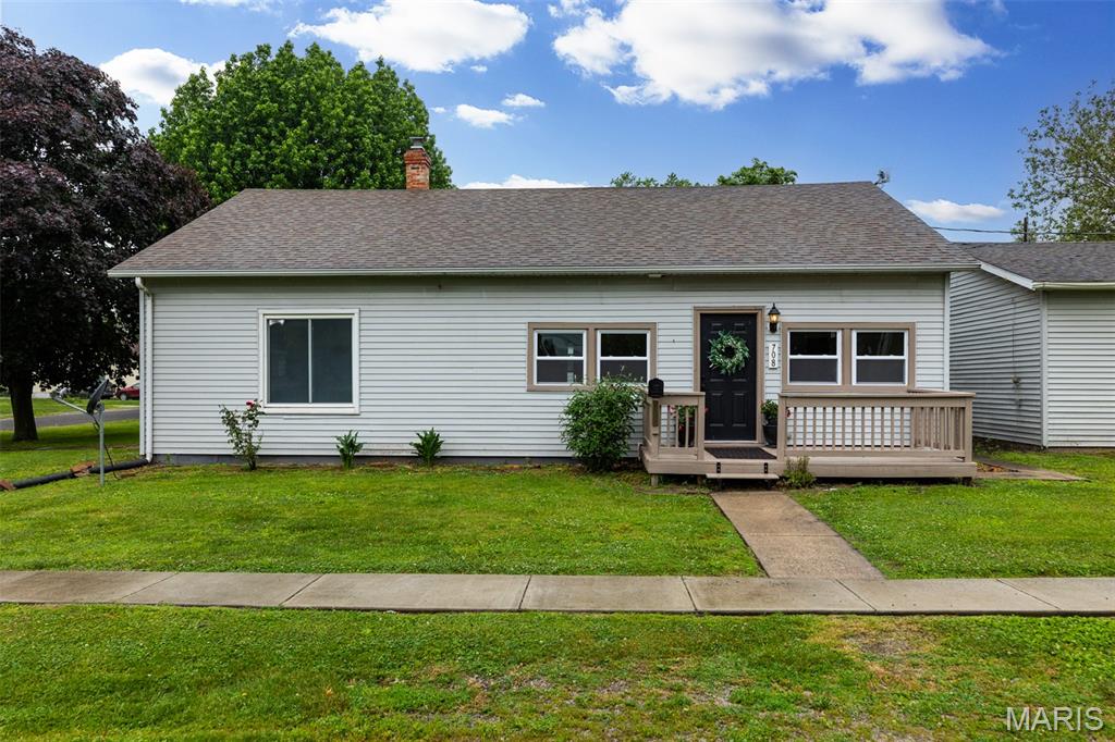 708 Madison Street Gillespie, IL 62033 - Photo 2 of 20 Gallery Image 2