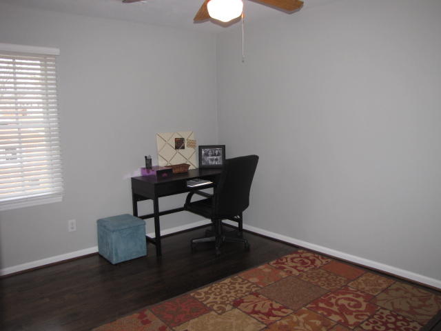 1725 Wilbur Road Southwest Roanoke, VA 24015 - Photo 14 of 33 014.JPG