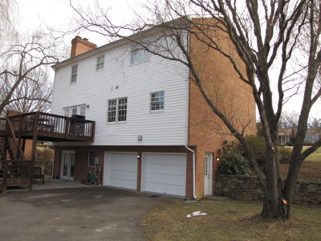 1725 Wilbur Road Southwest Roanoke, VA 24015 - Photo 27 of 33 030.JPG
