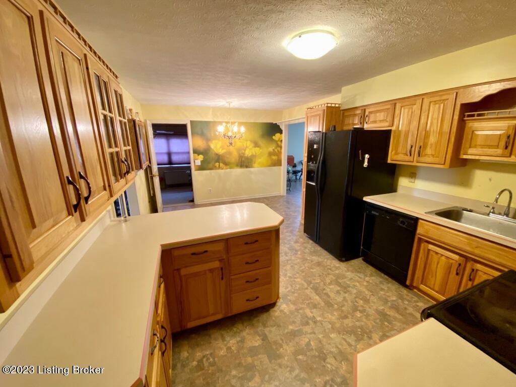 6216 Highway 555 Springfield, KY 40069 - Photo 5 of 29 006_Kitchen