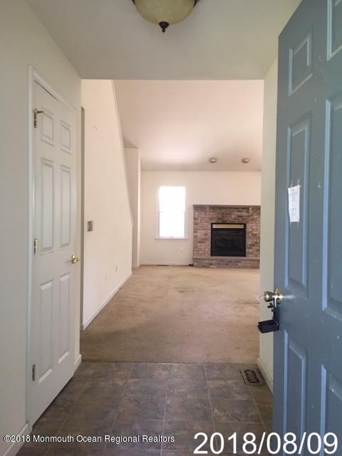 135 Riptide Avenue Manahawkin, NJ 08050 - Photo 3 of 42 Foyer