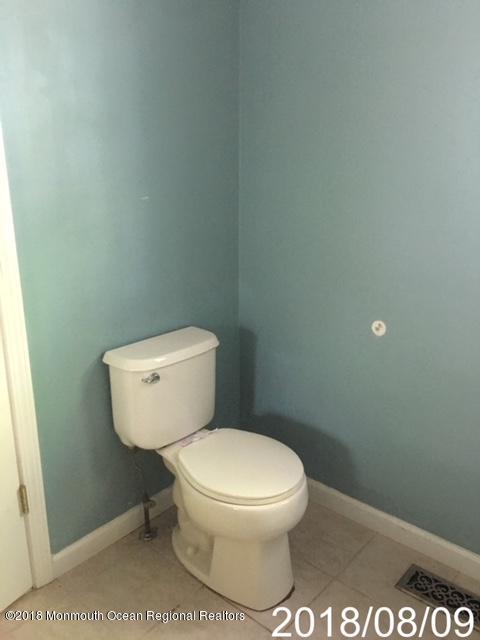 135 Riptide Avenue Manahawkin, NJ 08050 - Photo 31 of 42 Master Bath1