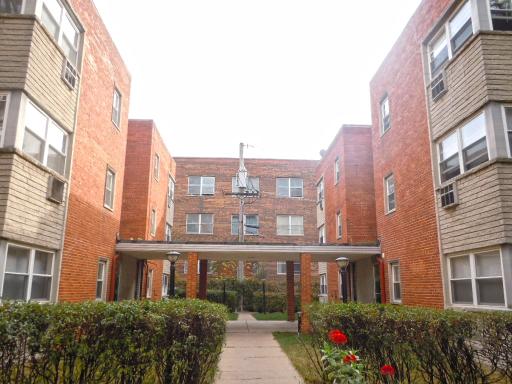 2409 West Balmoral Avenue, Unit 3D Chicago, IL 60625 - Photo 1 of 1