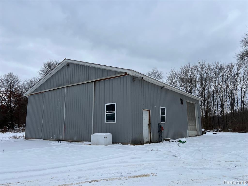 2581 Carpenter Road Lapeer, MI 48446 - Photo 2 of 39 Gallery Image 2