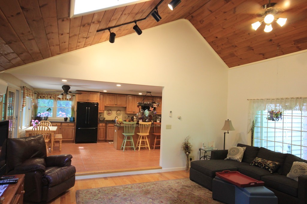 5 Stowe Road Southborough, MA 01772 - Photo 6 of 26 Gallery Image 6