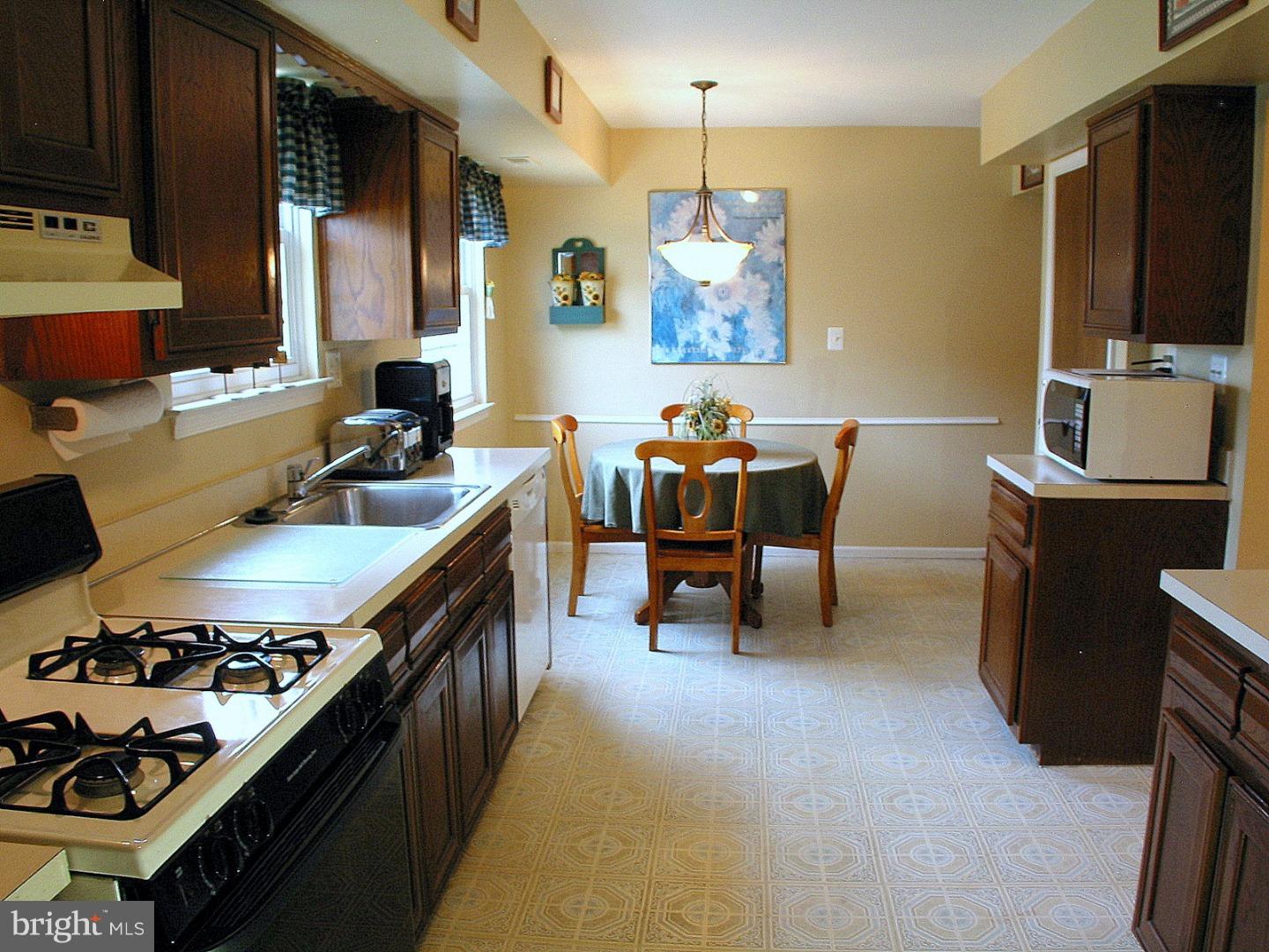 4 Nottingham Road Marlton, NJ 08053 - Photo 8 of 19 Kitchen