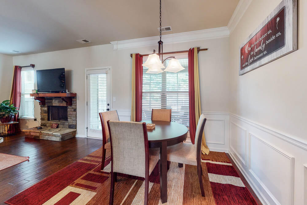 6092 Rye Field Road Aiken, SC 29801 - Photo 11 of 34 Breakfast room with wainscoting & crown molding!