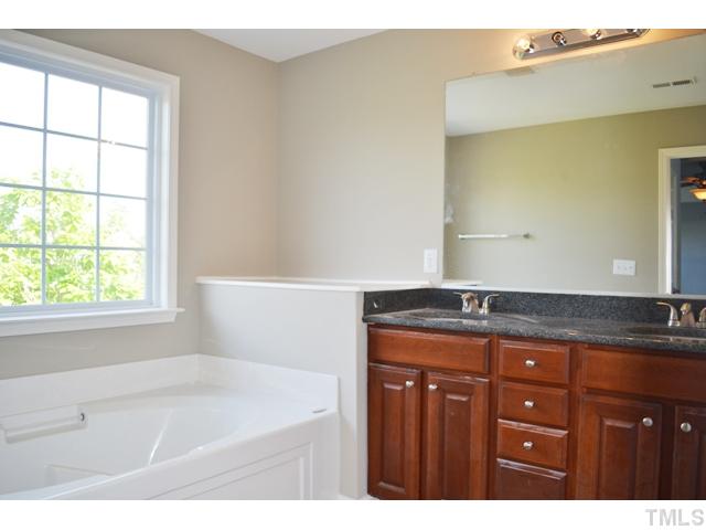 10411 Chandler Way Raleigh, NC 27614 - Photo 12 of 25 Gallery Image 12