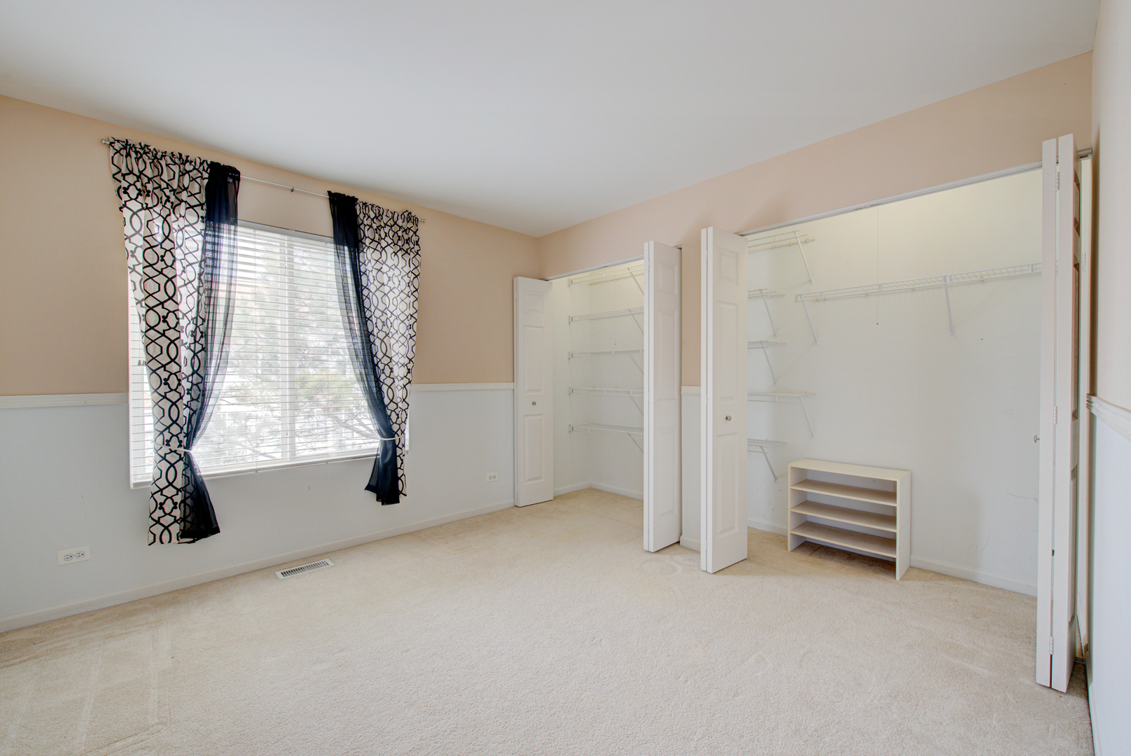1201 Delta Drive Elgin, IL 60123 - Photo 26 of 42 an empty room with windows