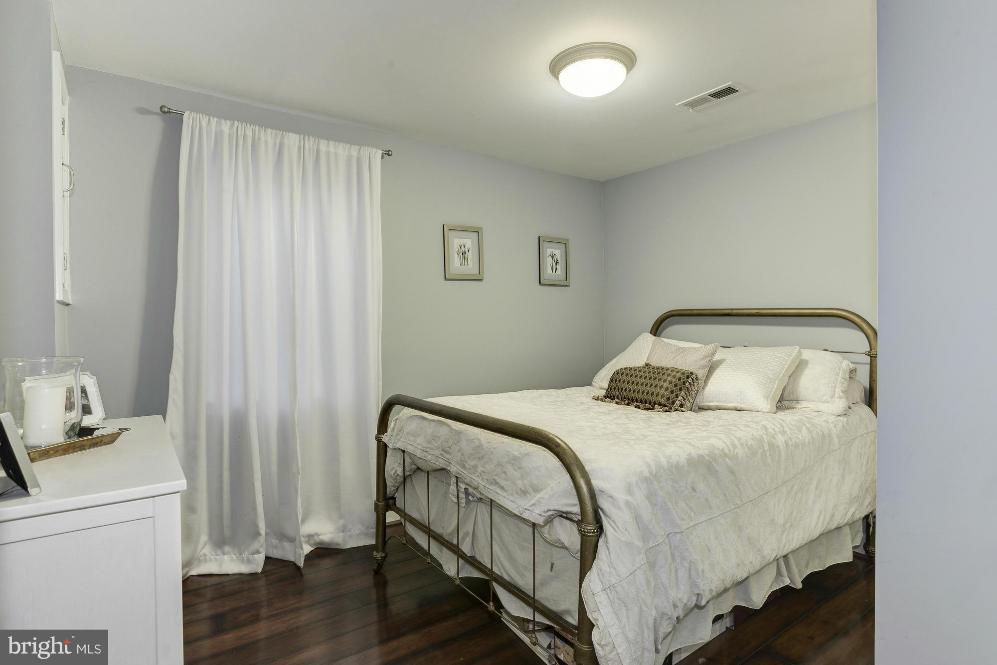5920 Conway Road Bethesda, MD 20817 - Photo 17 of 22 Bedroom