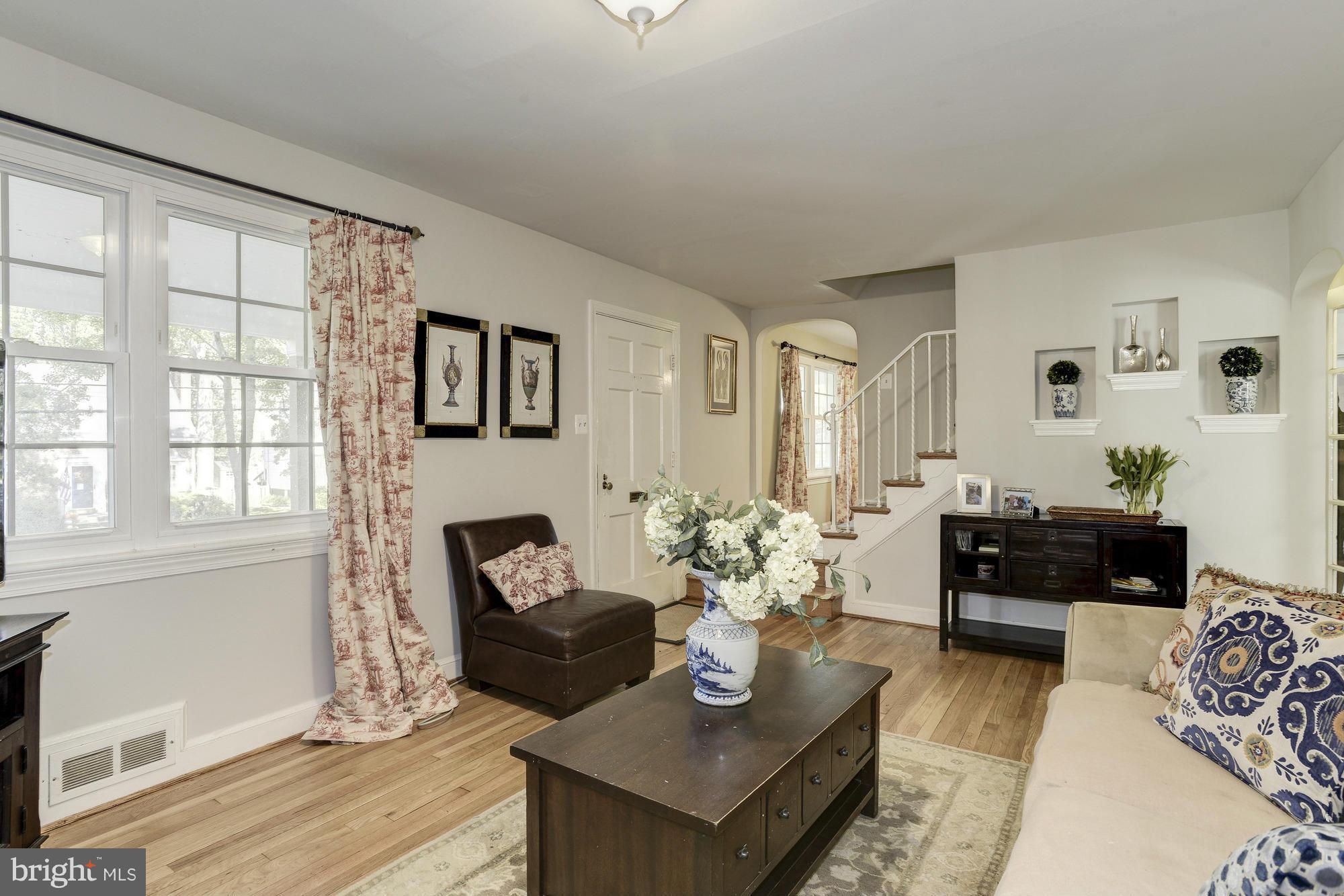 5920 Conway Road Bethesda, MD 20817 - Photo 4 of 22 Living Room