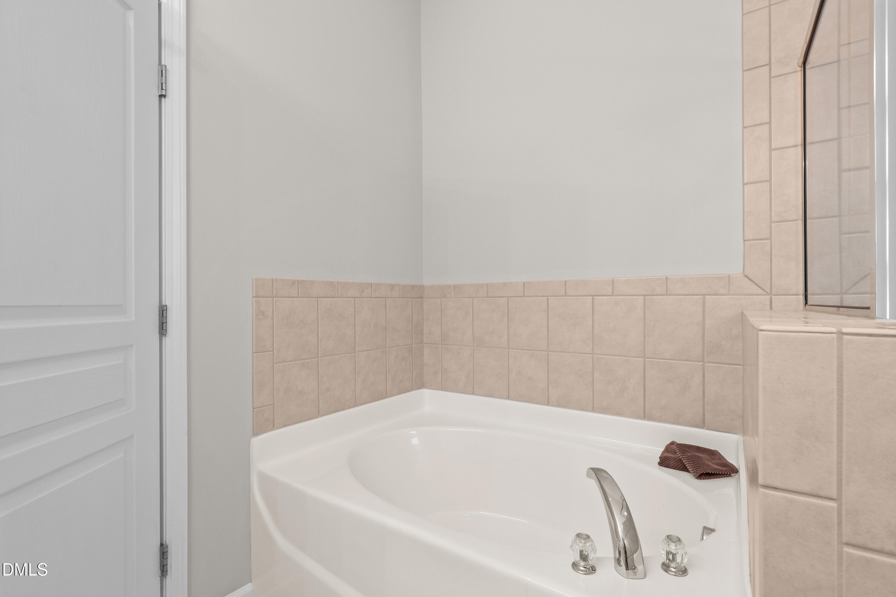 5813 Cameo Glass Way Raleigh, NC 27612 - Photo 24 of 40 25