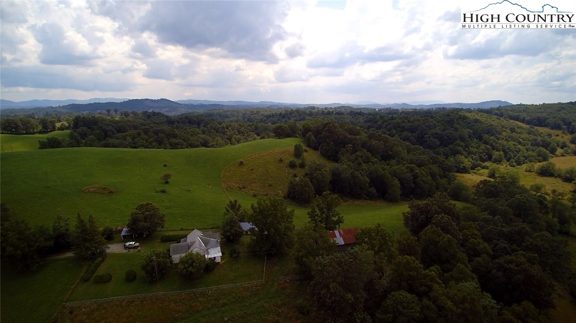 232 Bridle Creek Road Independence, VA 24348 - Photo 4 of 27 Gallery Image 4