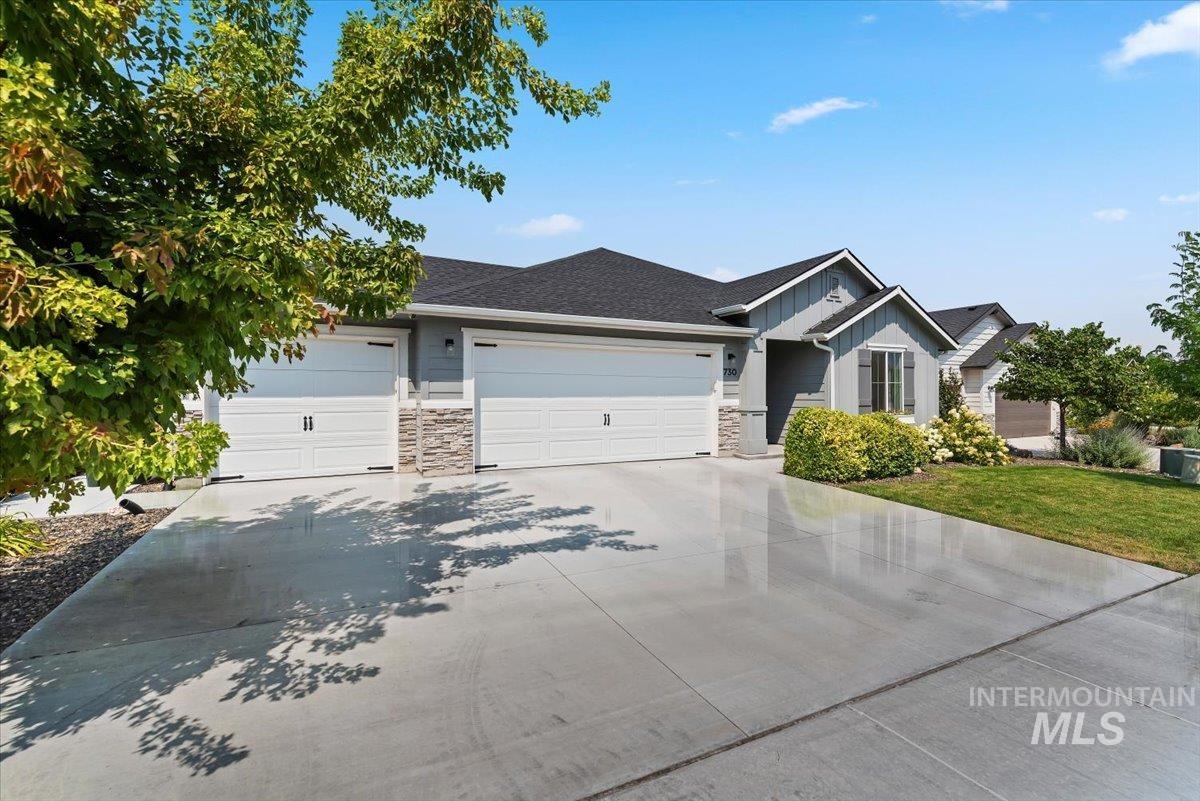 730 West Treehouse Way Kuna, ID 83634 - Photo 2 of 31 Gallery Image 2