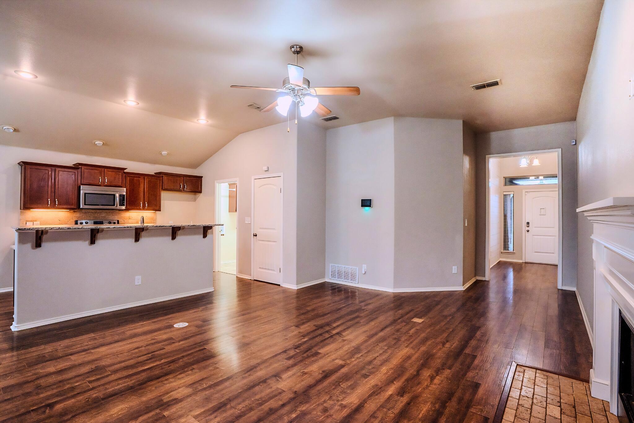 7025 95th Street Lubbock, TX 79424 - Photo 7 of 19 6