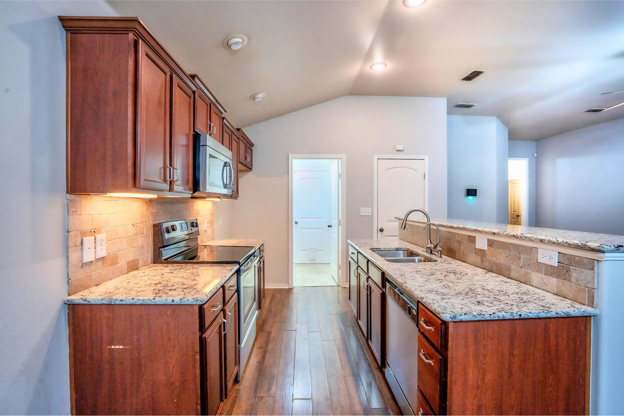 7025 95th Street Lubbock, TX 79424 - Photo 8 of 19 10