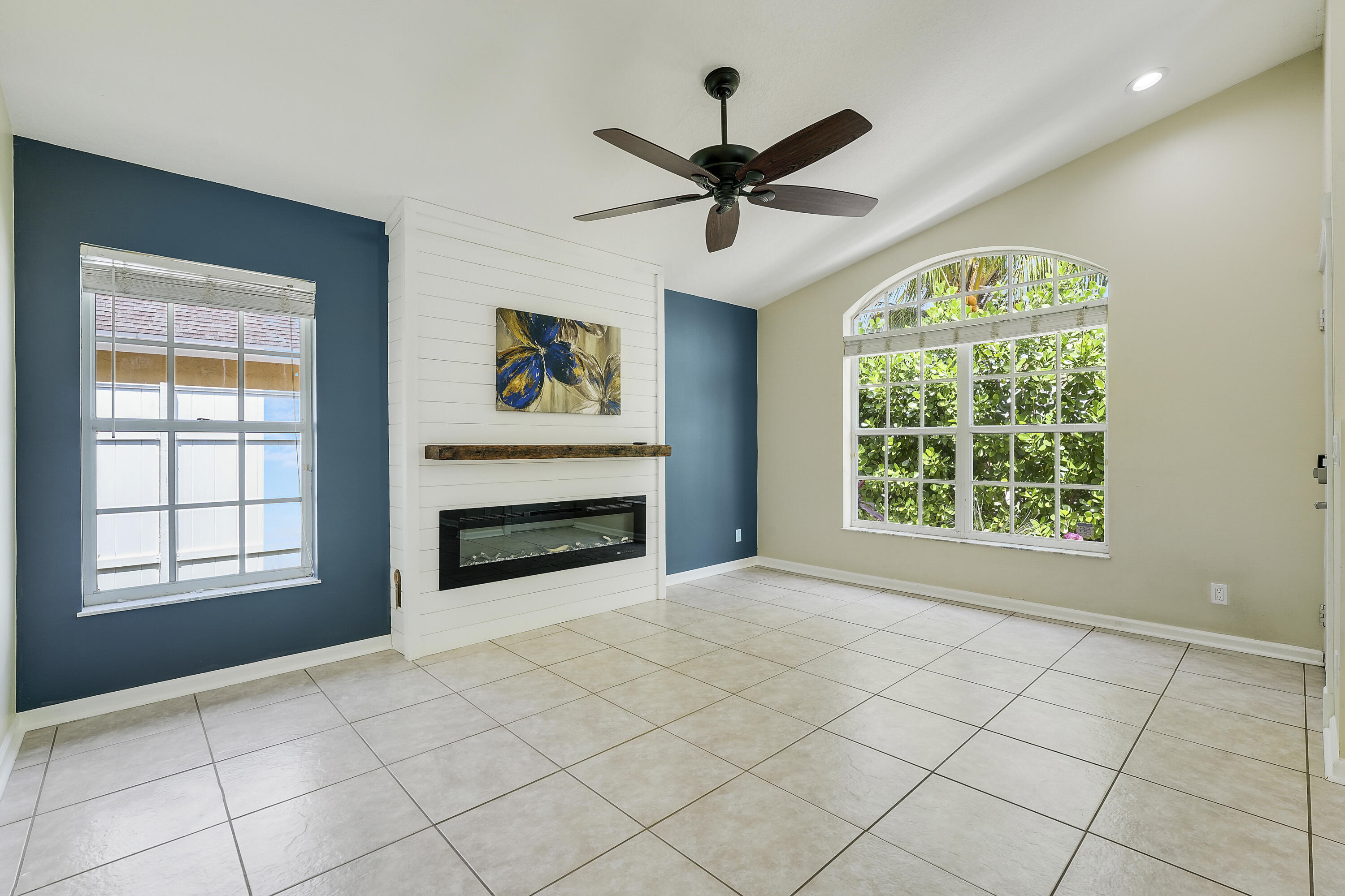 6334 Barbara Street Jupiter, FL 33458 - Photo 8 of 38 House-5