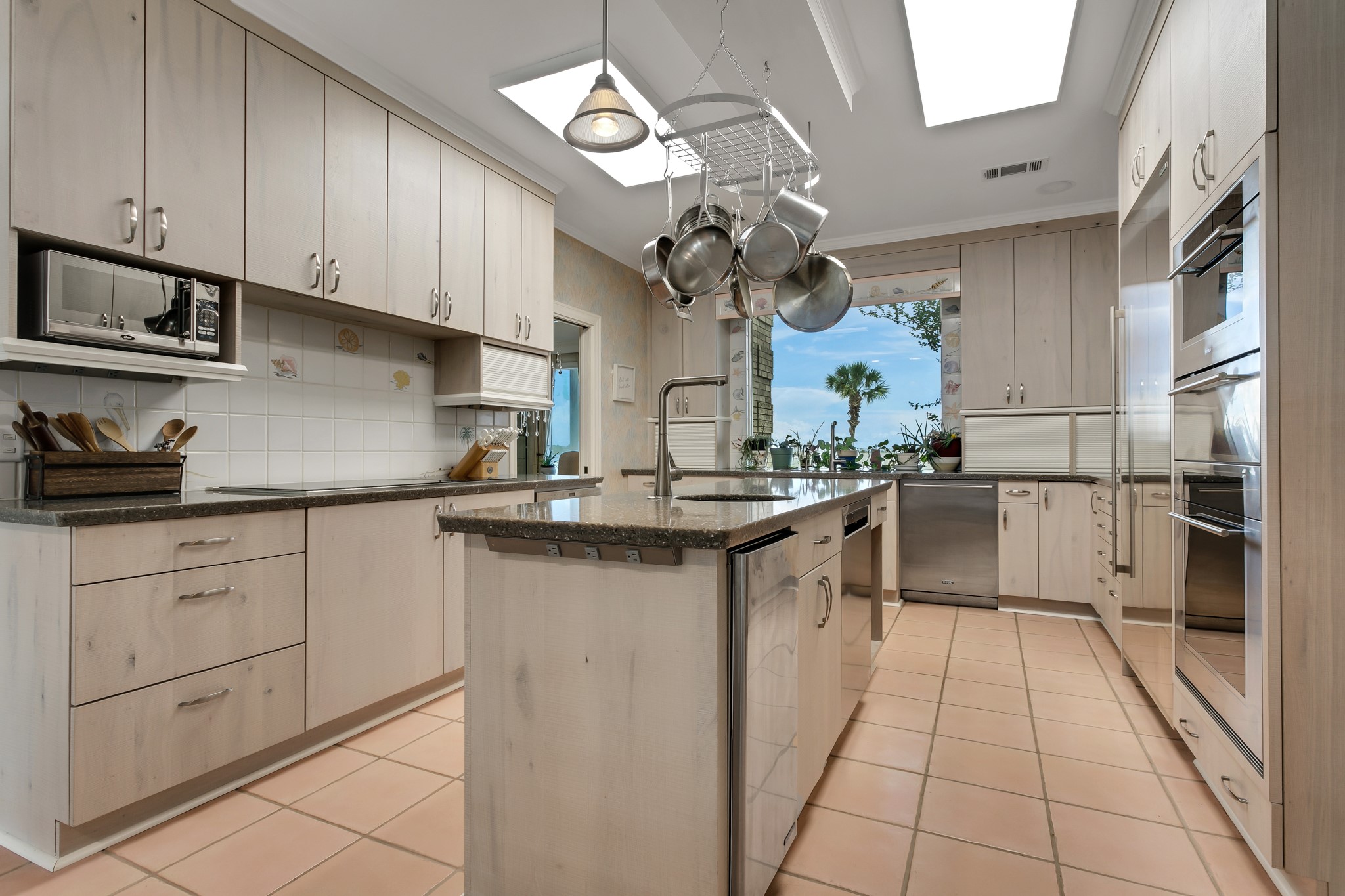 18506 Upper Bay Road Houston, TX 77058 - Photo 24 of 50