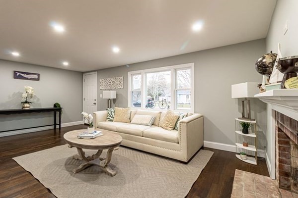 66 Glen Road Hyannis, MA 02601 - Photo 5 of 17 Gallery Image 5