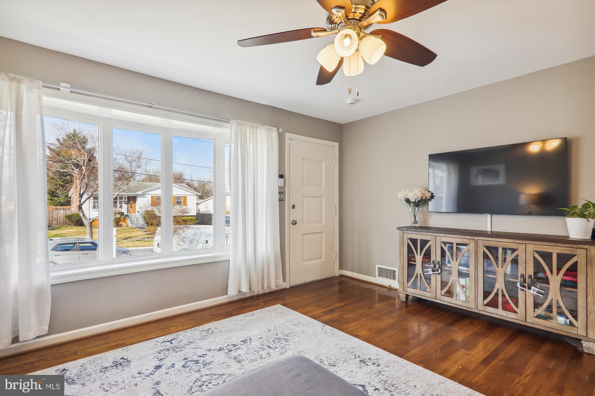 2613 Cory Terrace Silver Spring, MD 20902 - Photo 3 of 62 Gallery Image 3