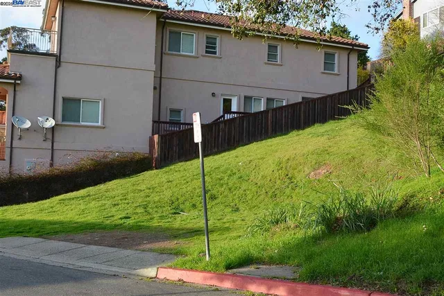 $299,000 | 4320 Terrabella Way, Oakland, CA 94619