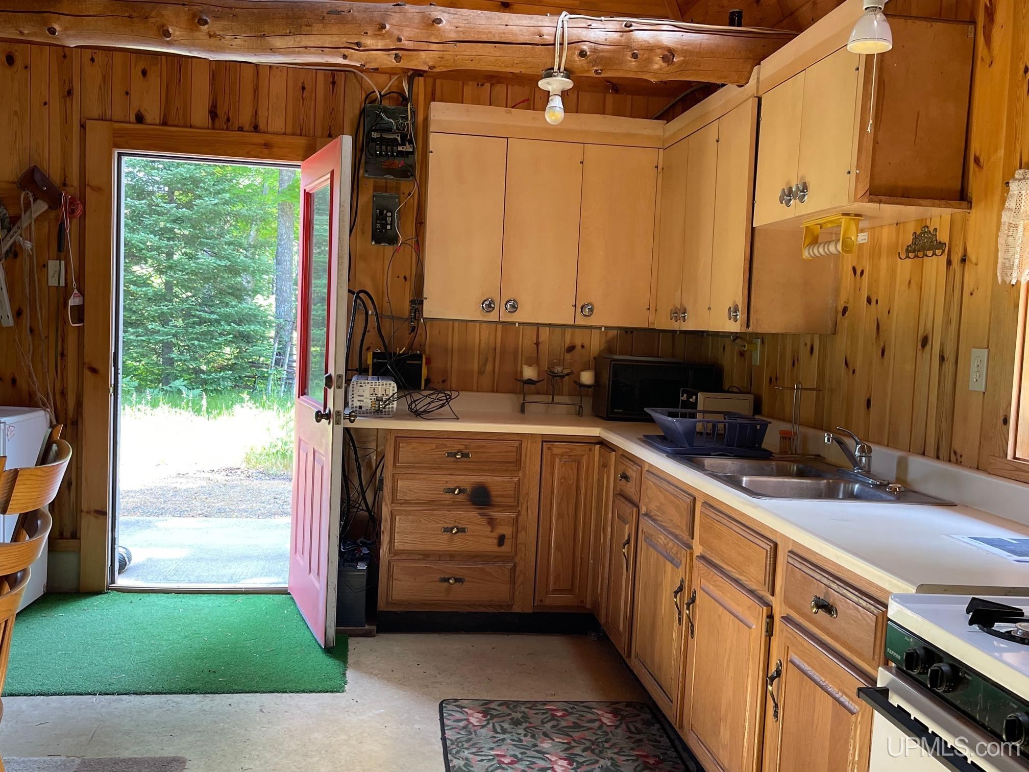 6255 Duck Lake Road Florence, WI 54121 - Photo 12 of 57 Gallery Image 12