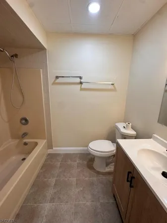 $1,800 | 350 South Sparta Avenue, Unit C9, Sparta, NJ 07871