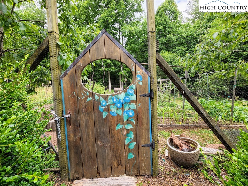 Brightwood Trail Deep Gap, NC 28618 - Photo 10 of 12 a view of a two chair in the balcony
