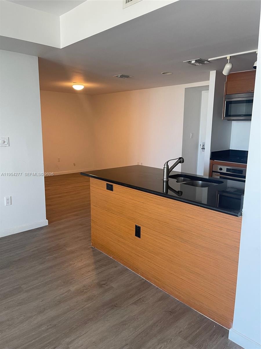 50 Biscayne Boulevard, Unit 5207 Miami, FL 33132 - Photo 2 of 24