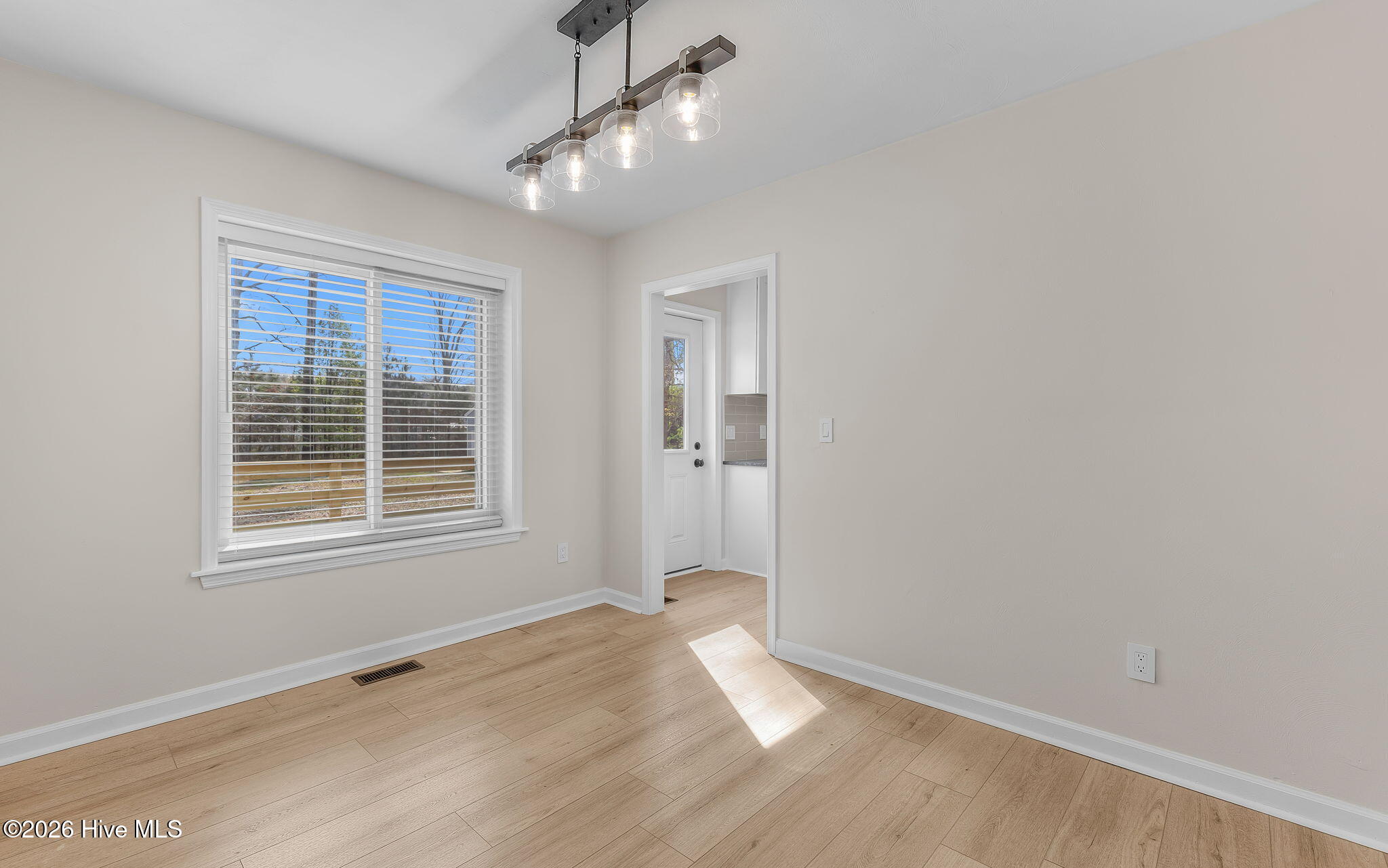 2347 Tulls Creek Road Currituck, NC 27929 - Photo 12 of 39 Dining room