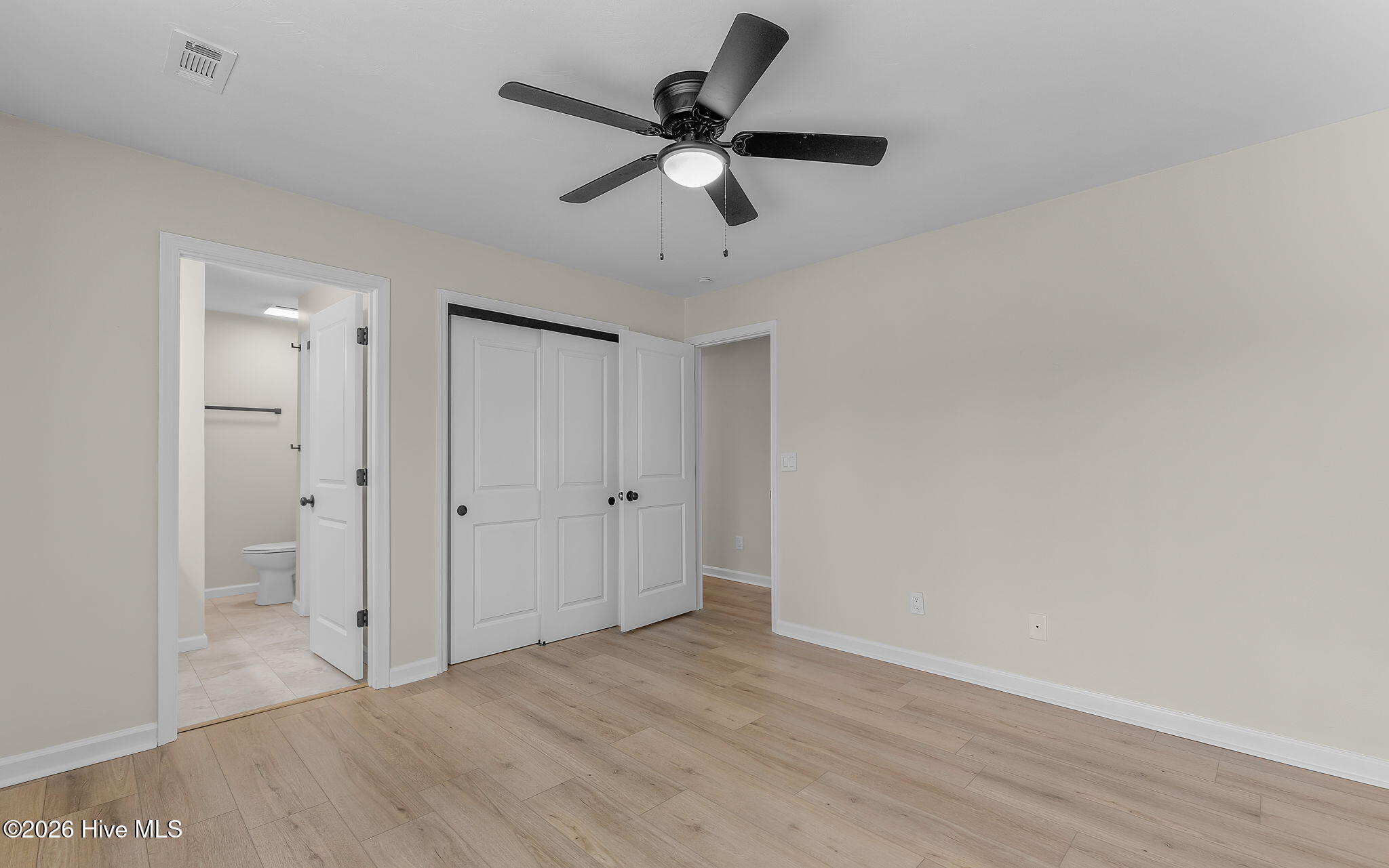 2347 Tulls Creek Road Currituck, NC 27929 - Photo 20 of 39 Primary suite