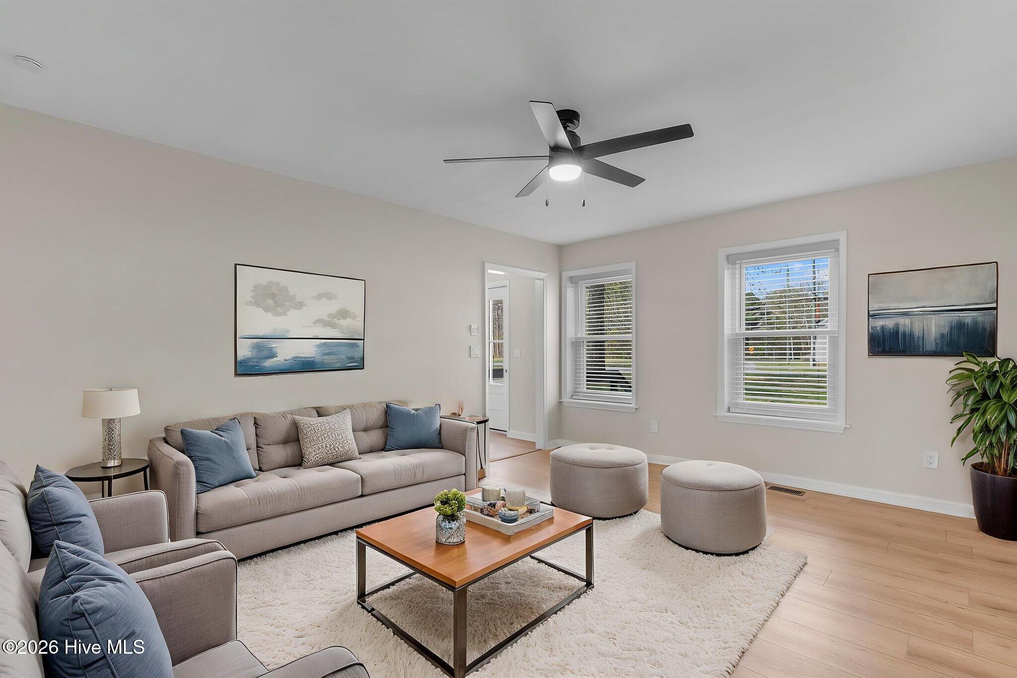 2347 Tulls Creek Road Currituck, NC 27929 - Photo 9 of 39 Living room