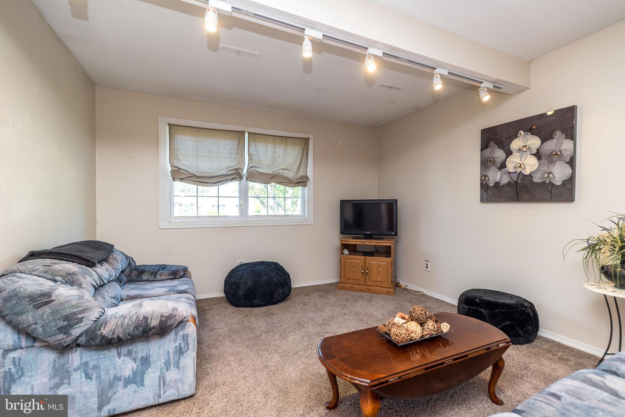 771 Deerfield Road Warminster, PA 18974 - Photo 18 of 41 Gallery Image 18