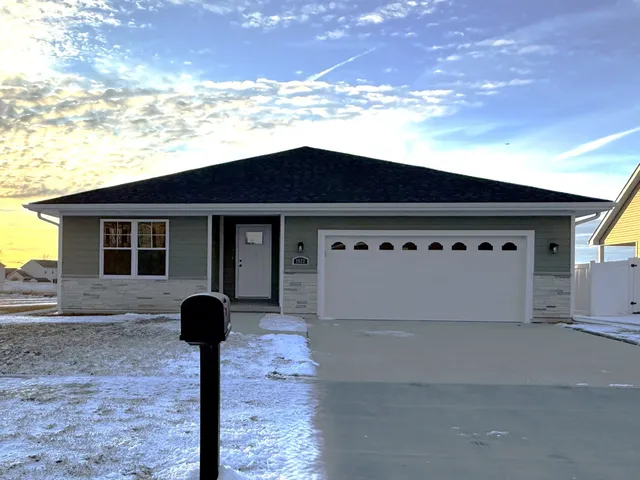 $394,899 | 1923 Summerfield Lane, Bourbonnais, IL 60914