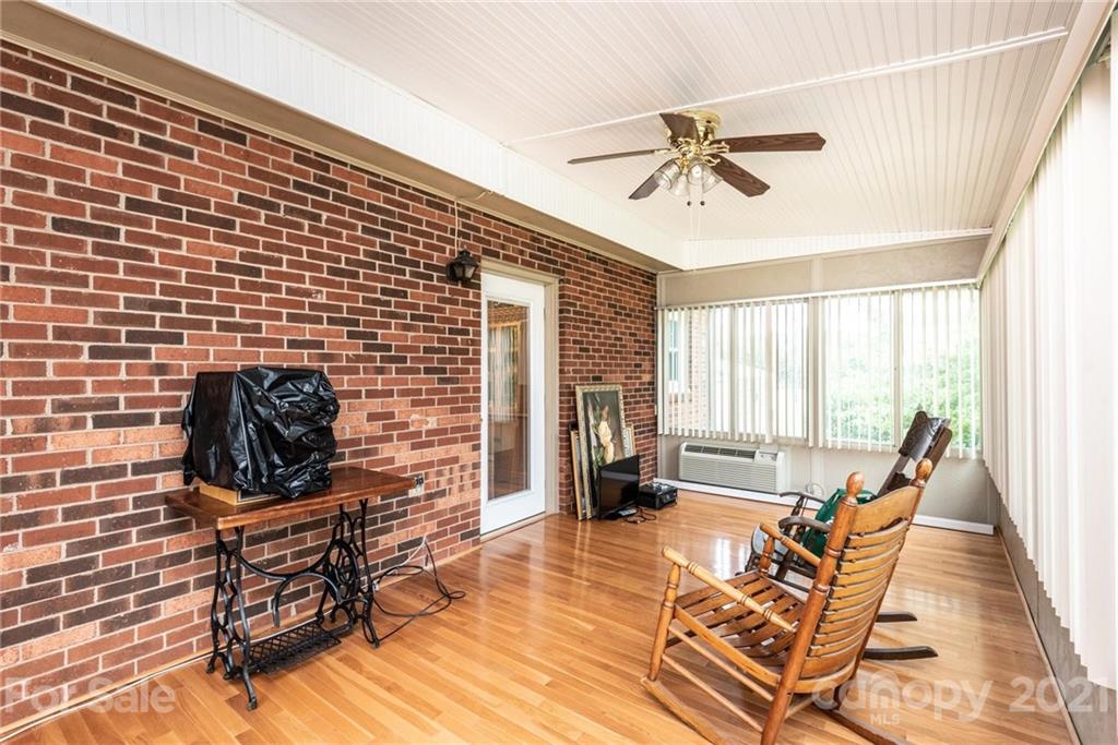 2329 Mountain View Road Hickory, NC 28602 - Photo 14 of 43 Gallery Image 14