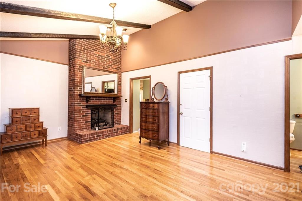 2329 Mountain View Road Hickory, NC 28602 - Photo 3 of 43 Gallery Image 3