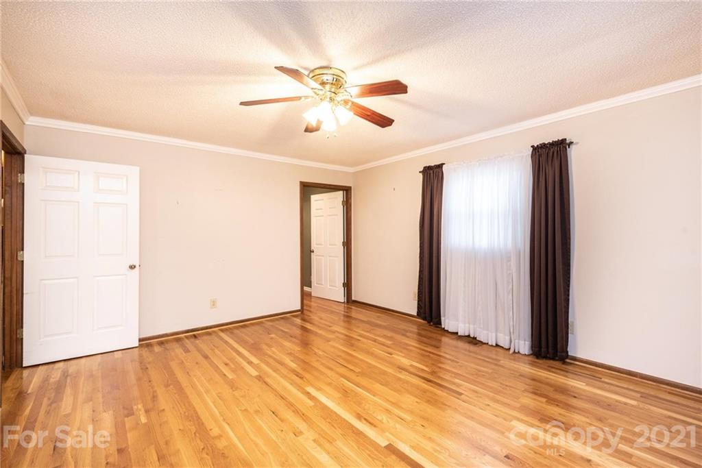 2329 Mountain View Road Hickory, NC 28602 - Photo 22 of 43 Gallery Image 22