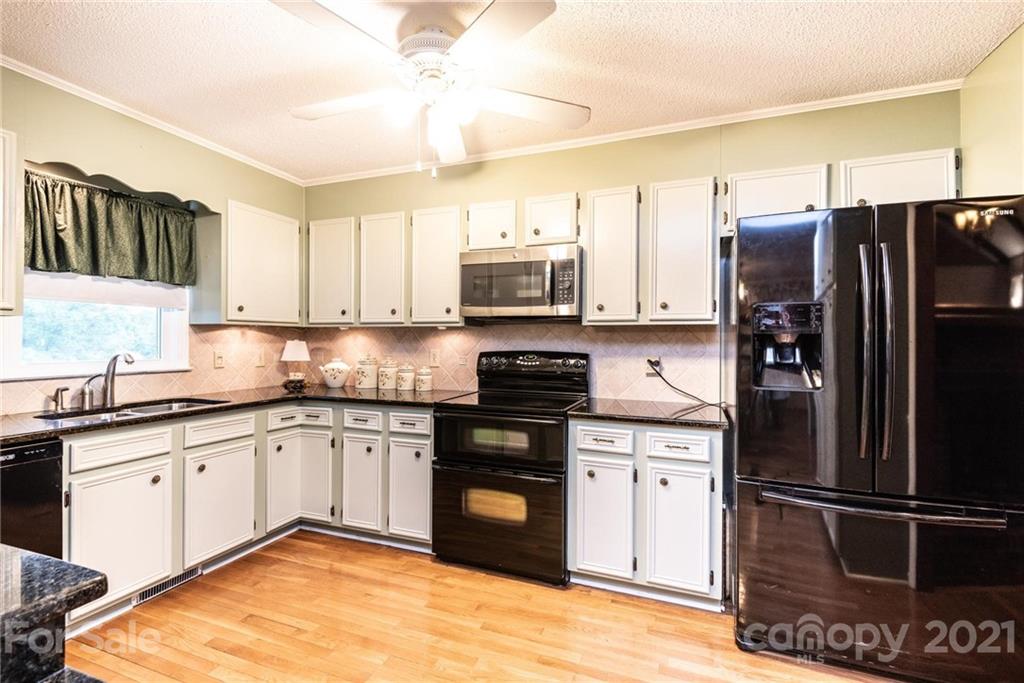 2329 Mountain View Road Hickory, NC 28602 - Photo 8 of 43 Gallery Image 8