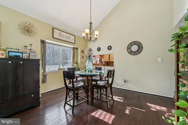 a view of a livingroom and dining room