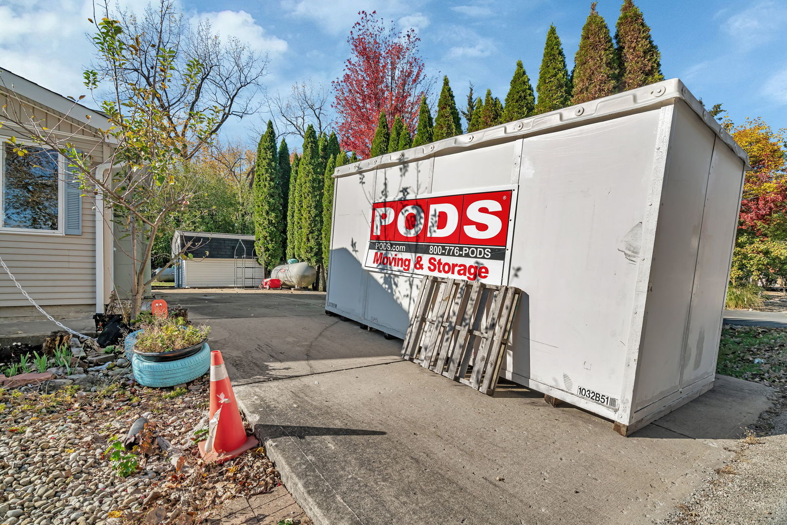 64 Fossil Ridge Road Wilmington, IL 60481 - Photo 23 of 40 a sign that is on the side of the road