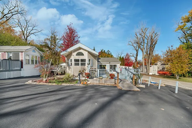 $95,000 | 64 Fossil Ridge Road, Wilmington, IL 60481