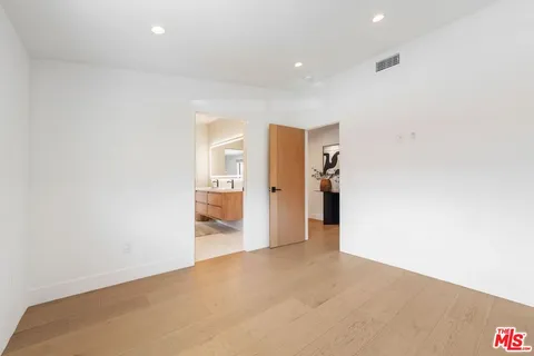 en empty room with an entryway