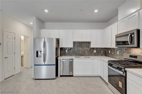 $399,990 | 631 Bellus Place, Henderson, NV 89015