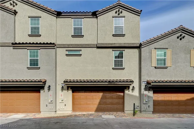 $429,990 | 631 Bellus Place, Henderson, NV 89015